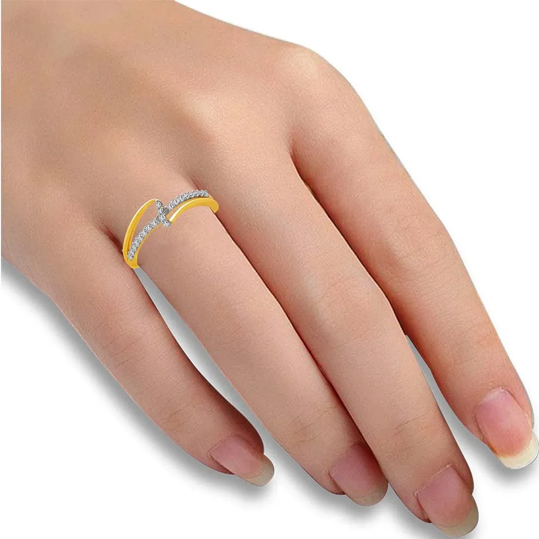 14K Gold Twisted V-shaped Diamond Ring With Diamond-studded Bands