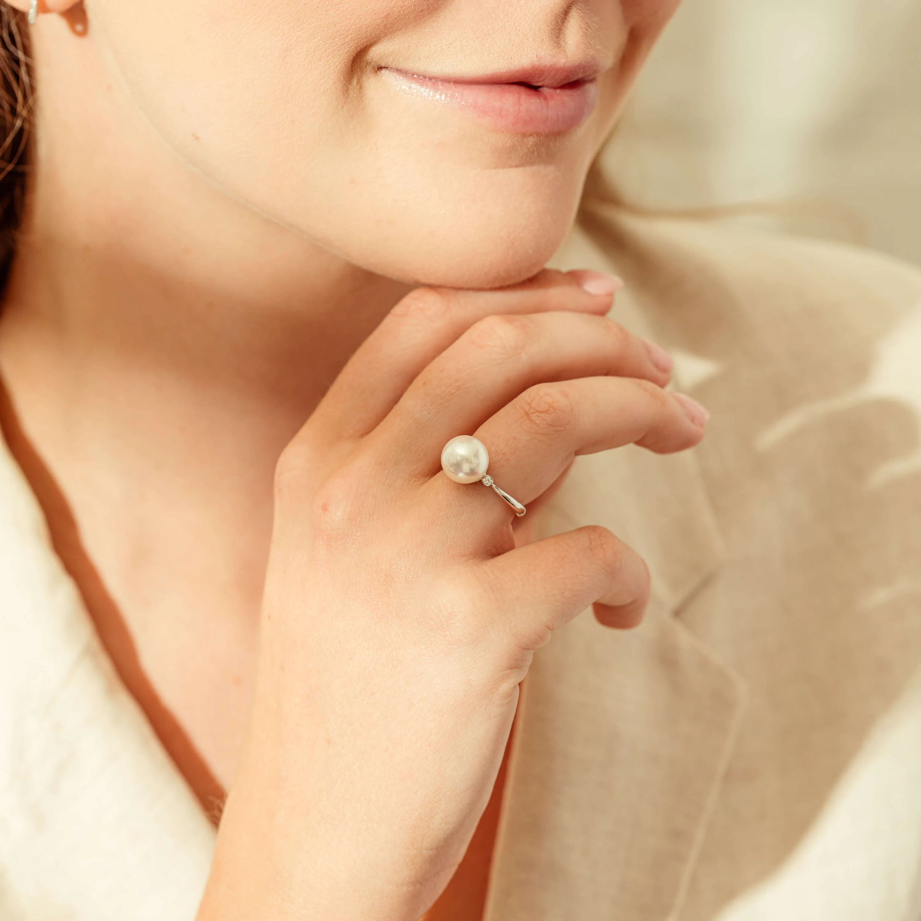 18ct White Gold South Sea Pearl & Diamond Ring