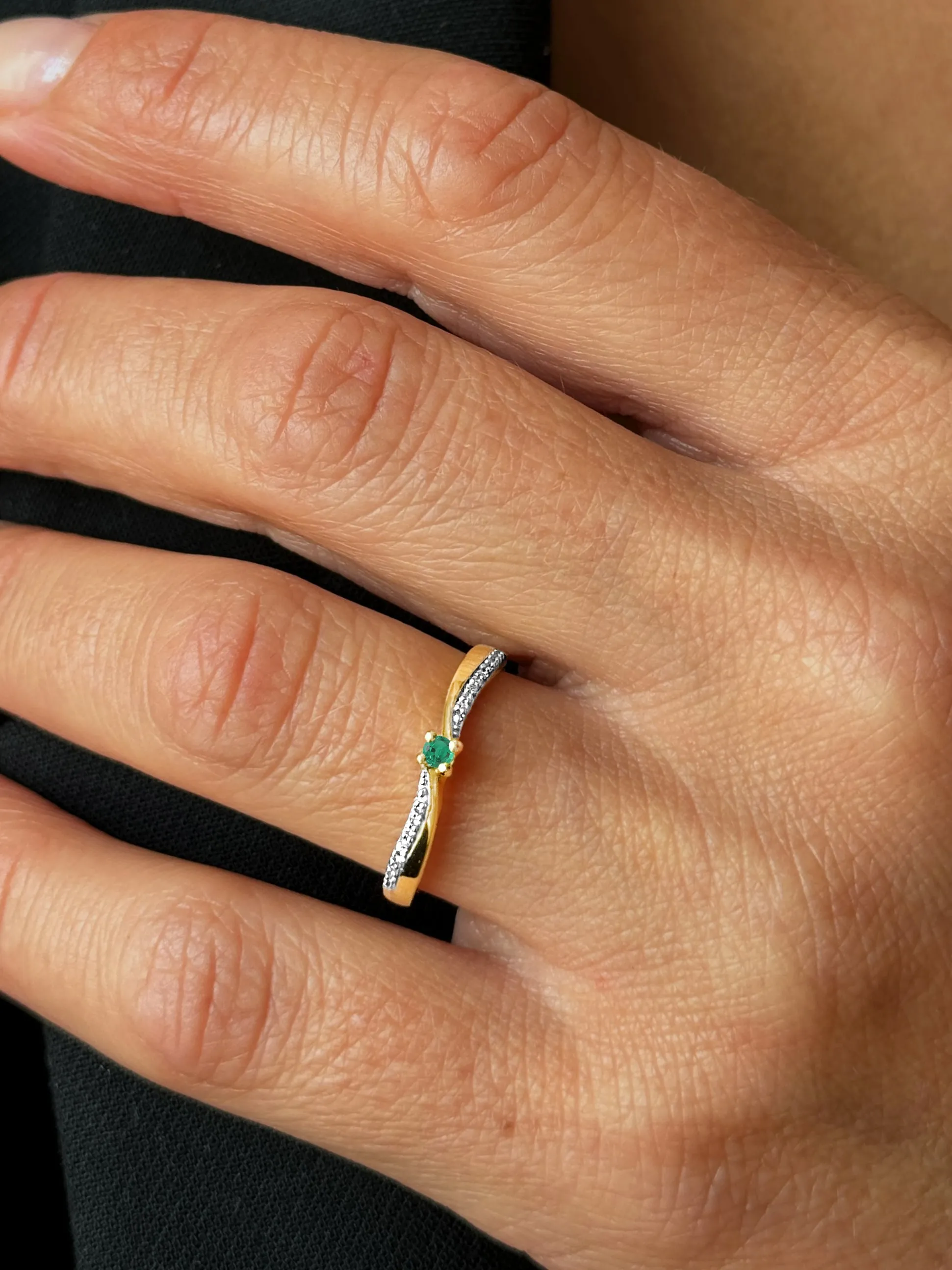 9k Yellow Gold Ring Set with HSI Diamond and Emerald