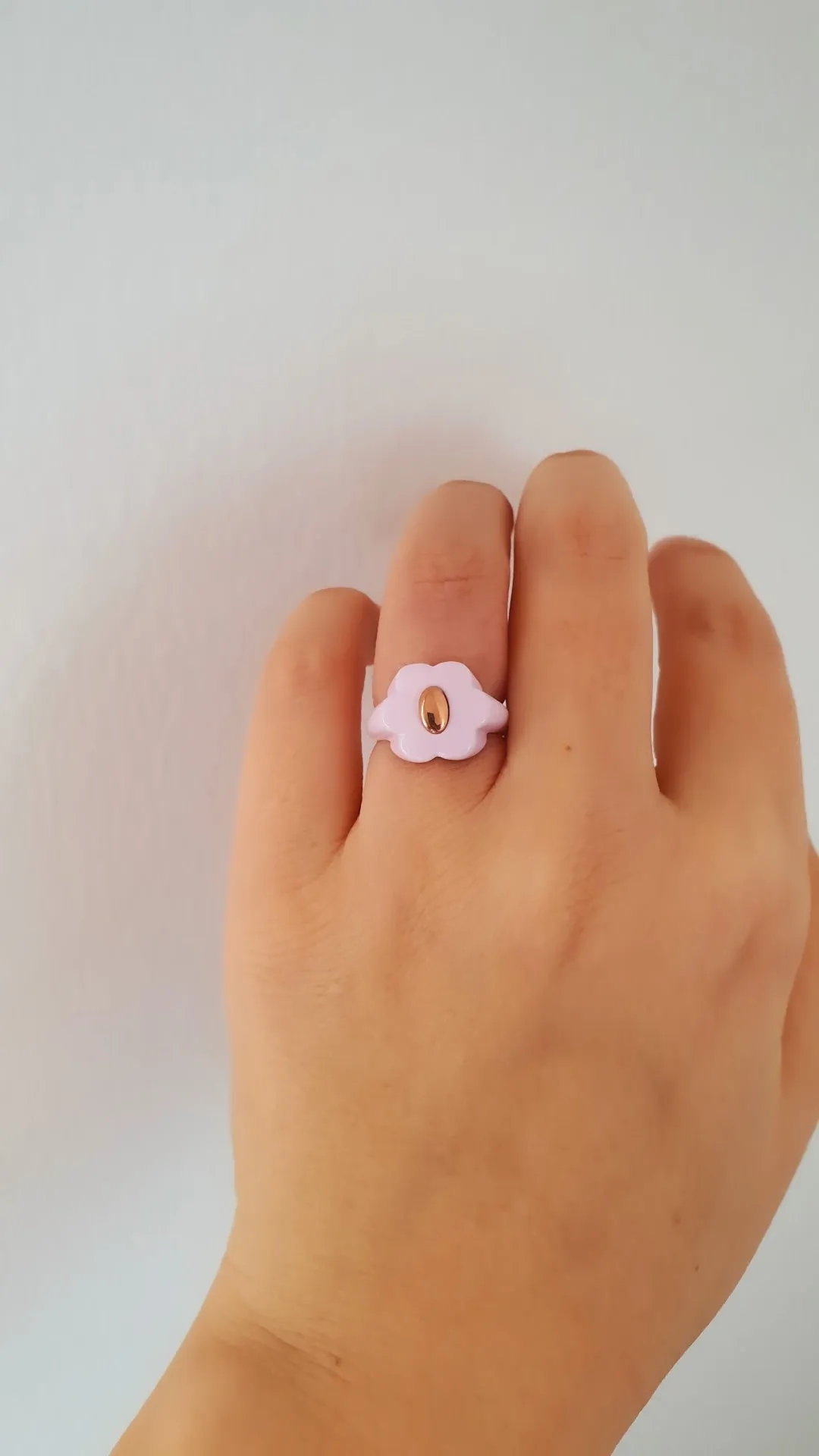 Adjustable Lilac Daisy Ring in 925 Sterling Silver