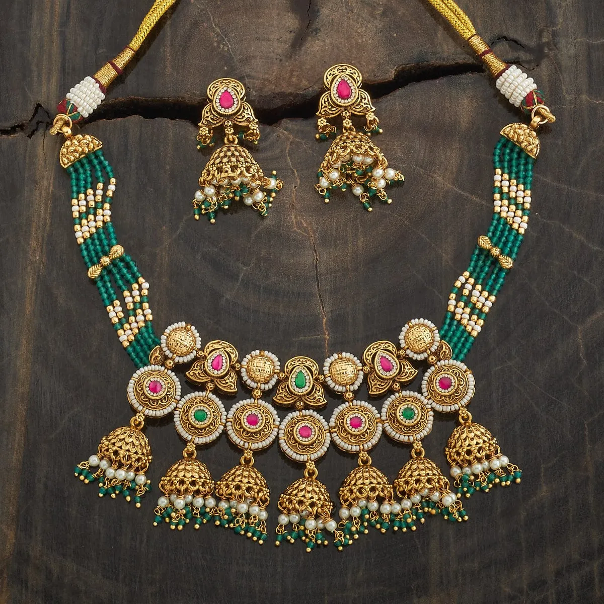 Antique Necklace 181024