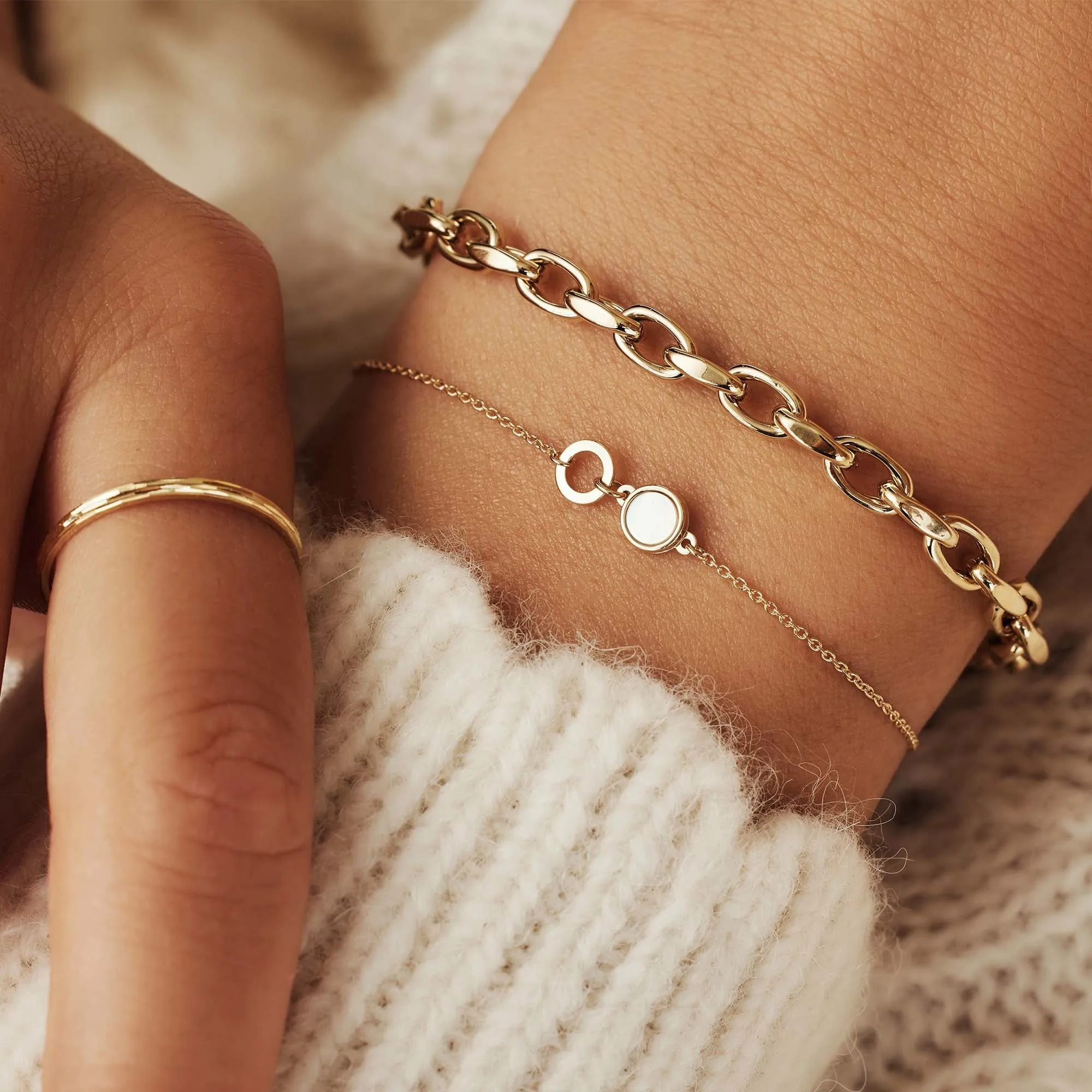 Belleville Nova 14 karat gold bracelet with mother of pearl
