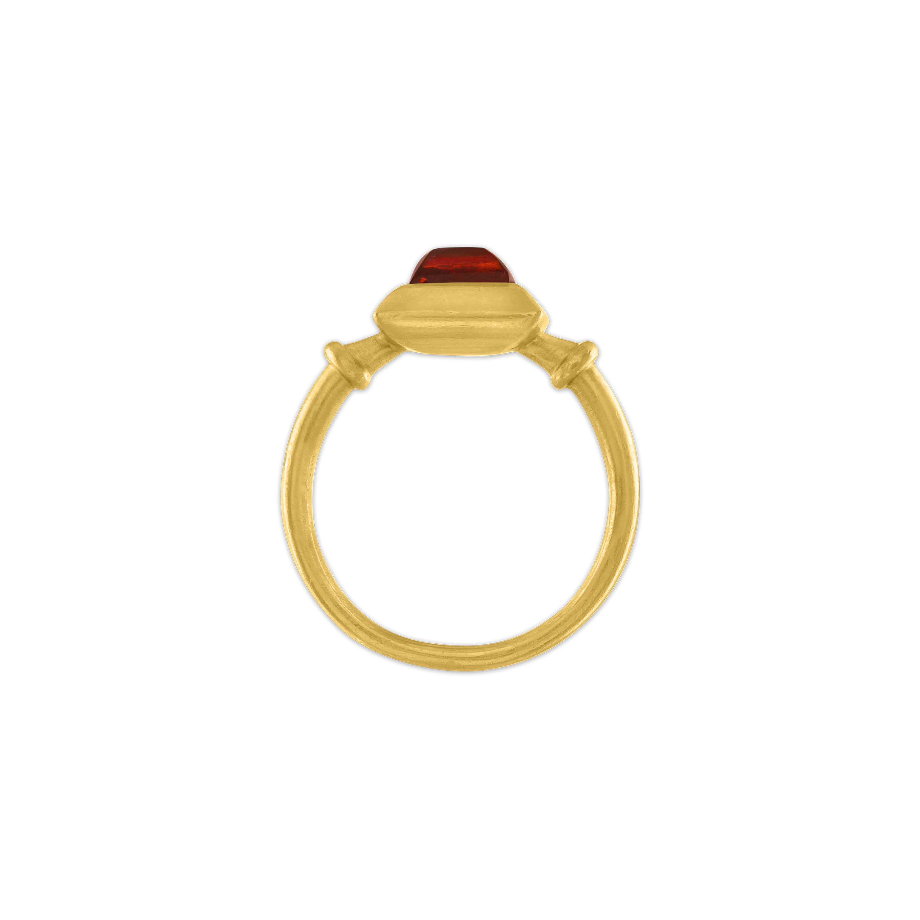 Garnet Capsa Ring