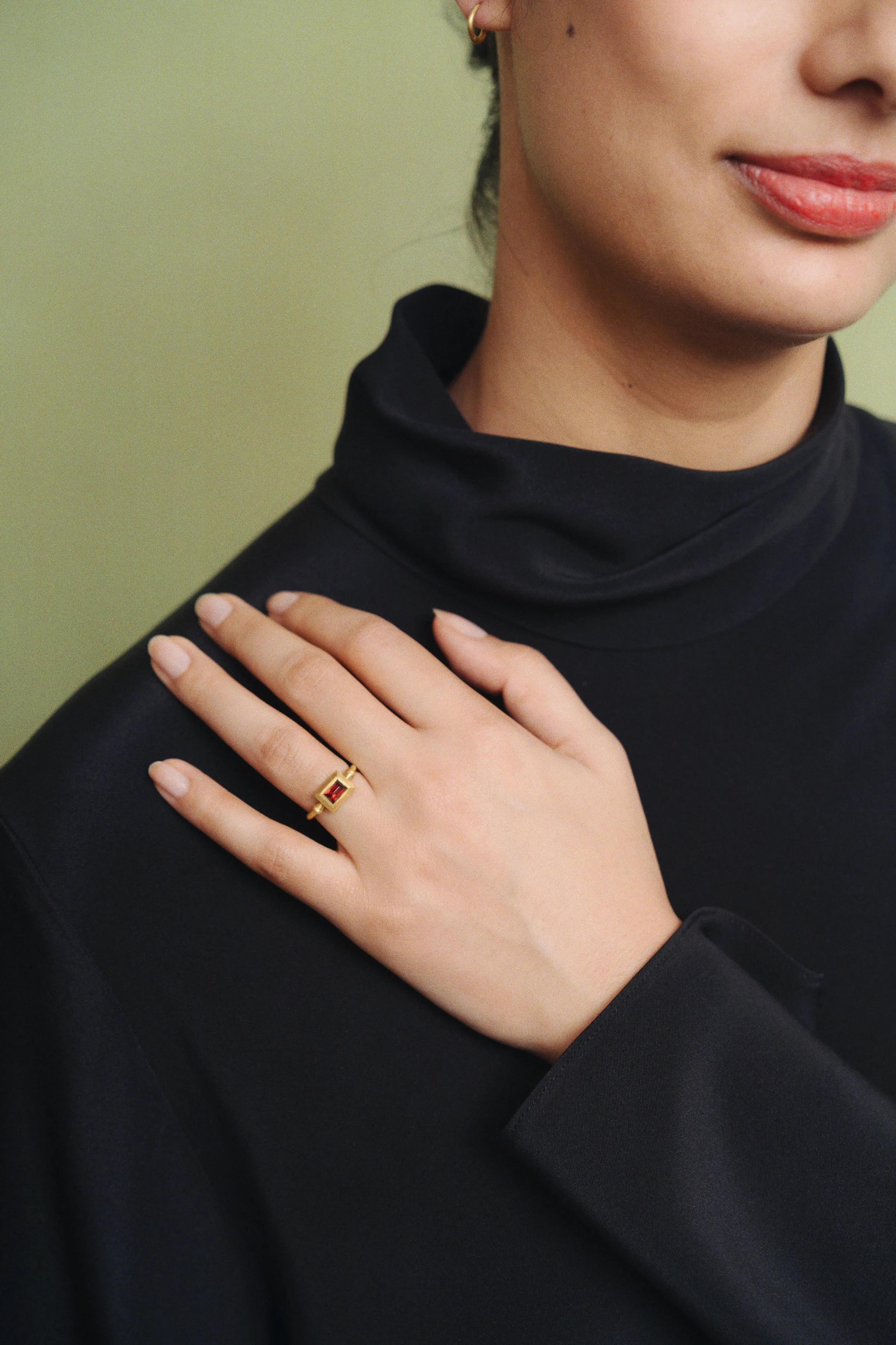 Garnet Capsa Ring