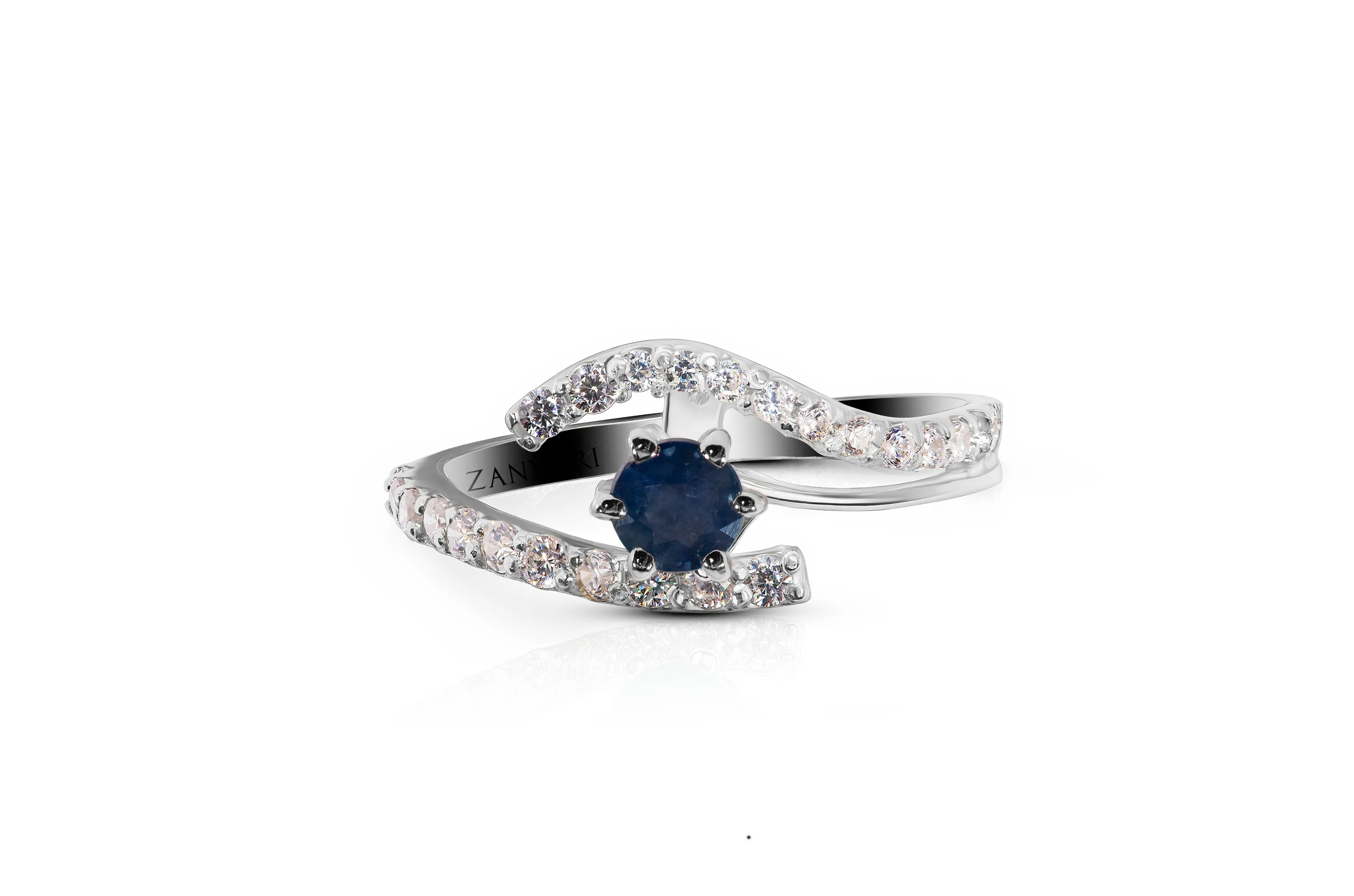 INFINITY KNOT SAPPHIRE RING