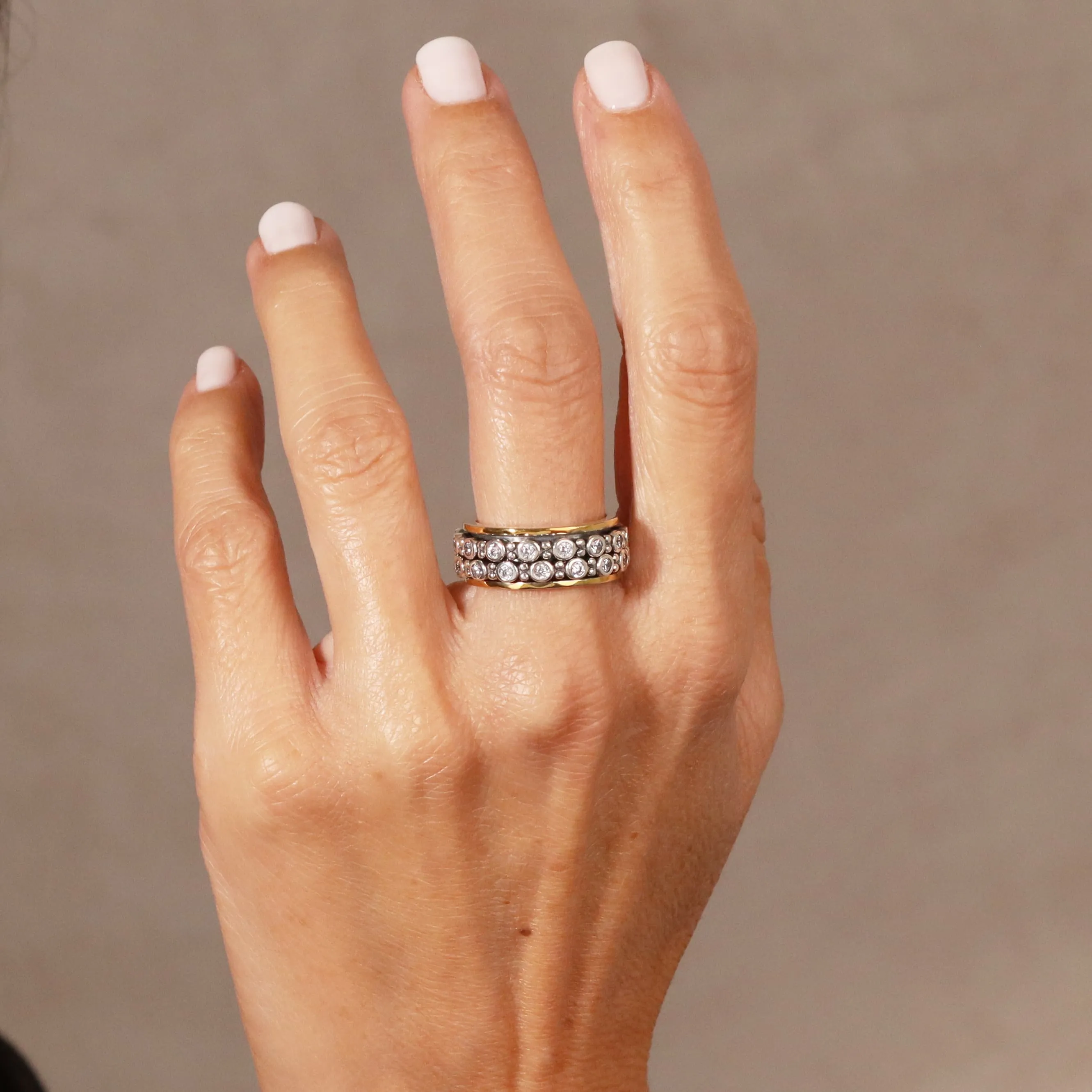 Jelia Spinner Ring