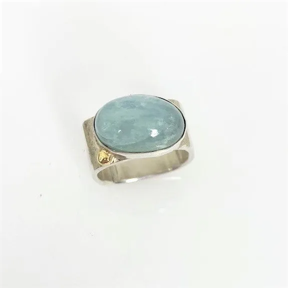 Large Aquamarine and gold Ring