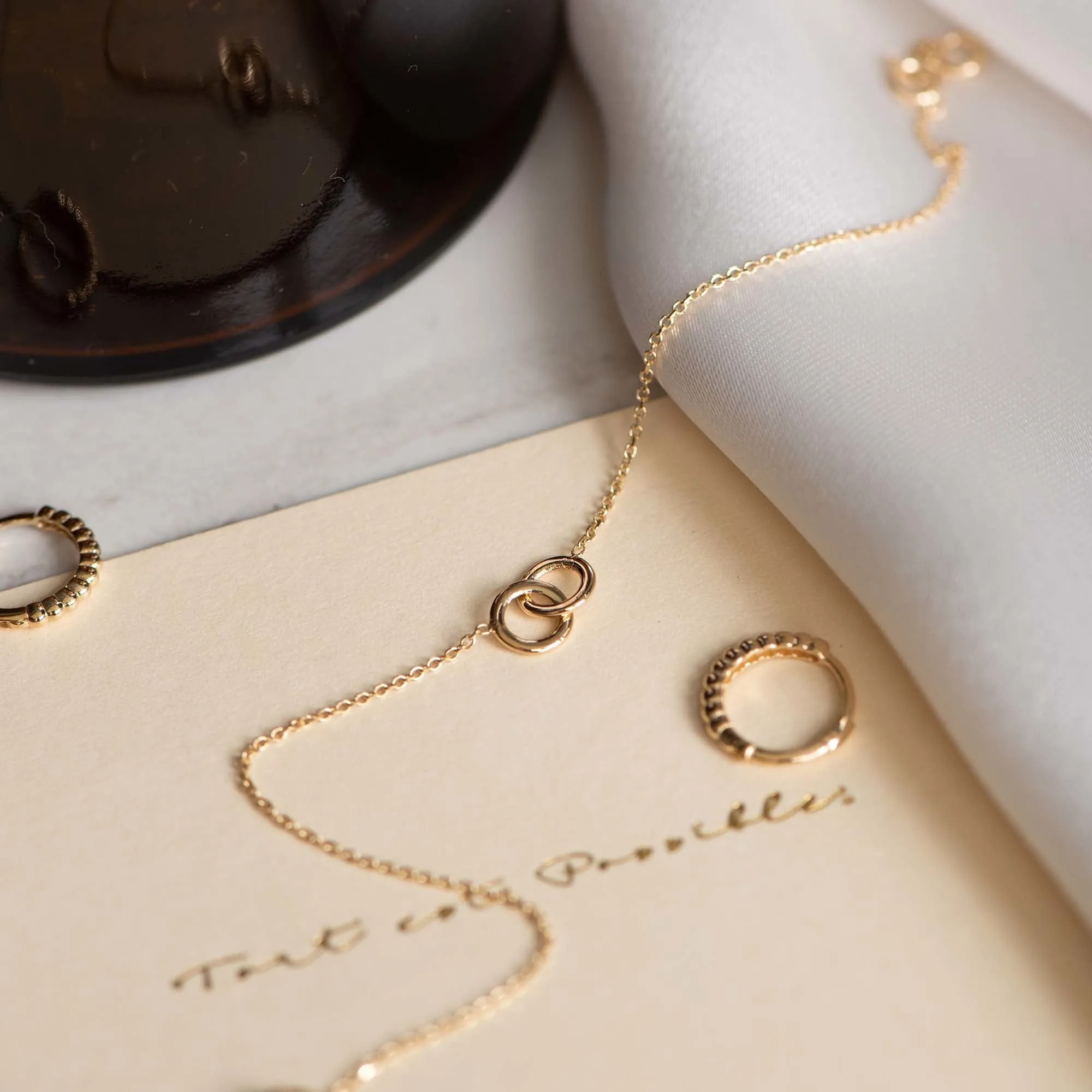 Le Marais Zo?? 14 karat gold bracelet with rings
