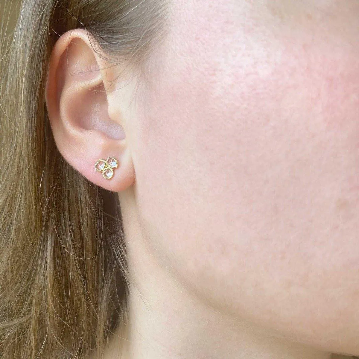 Mosaik Ear Stud White Topaz - 18k Gold