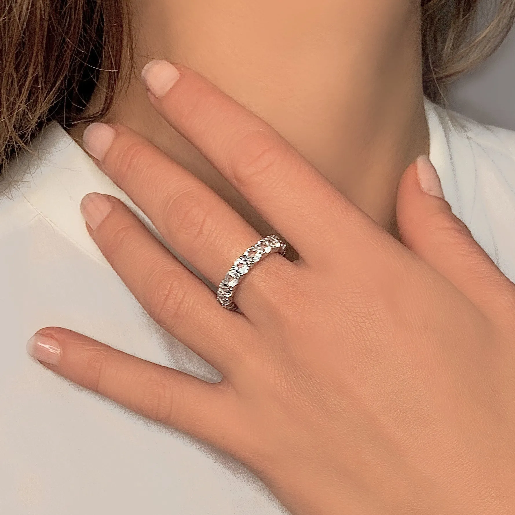 Rhodium plated 925 silver ring assembled with white quartz