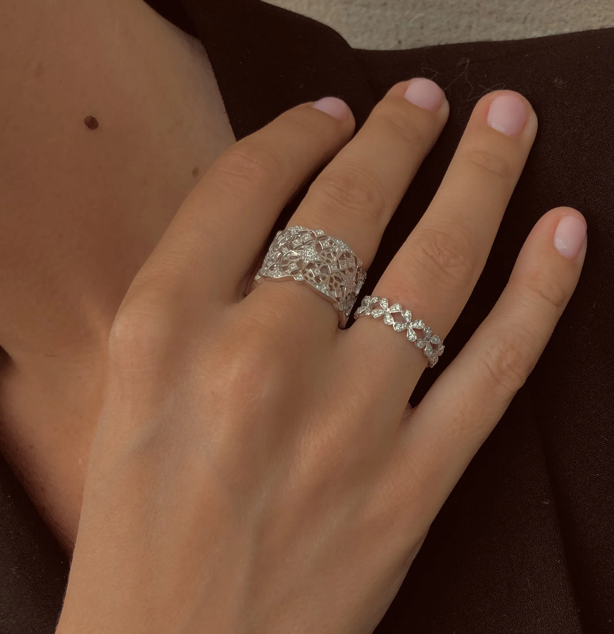 Rhodium plated 925 silver ring assembled with zirconium oxide