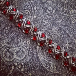 Trifari Red cabuchon Vintage Bracelet