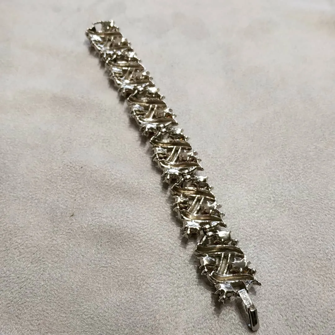 Trifari Red cabuchon Vintage Bracelet