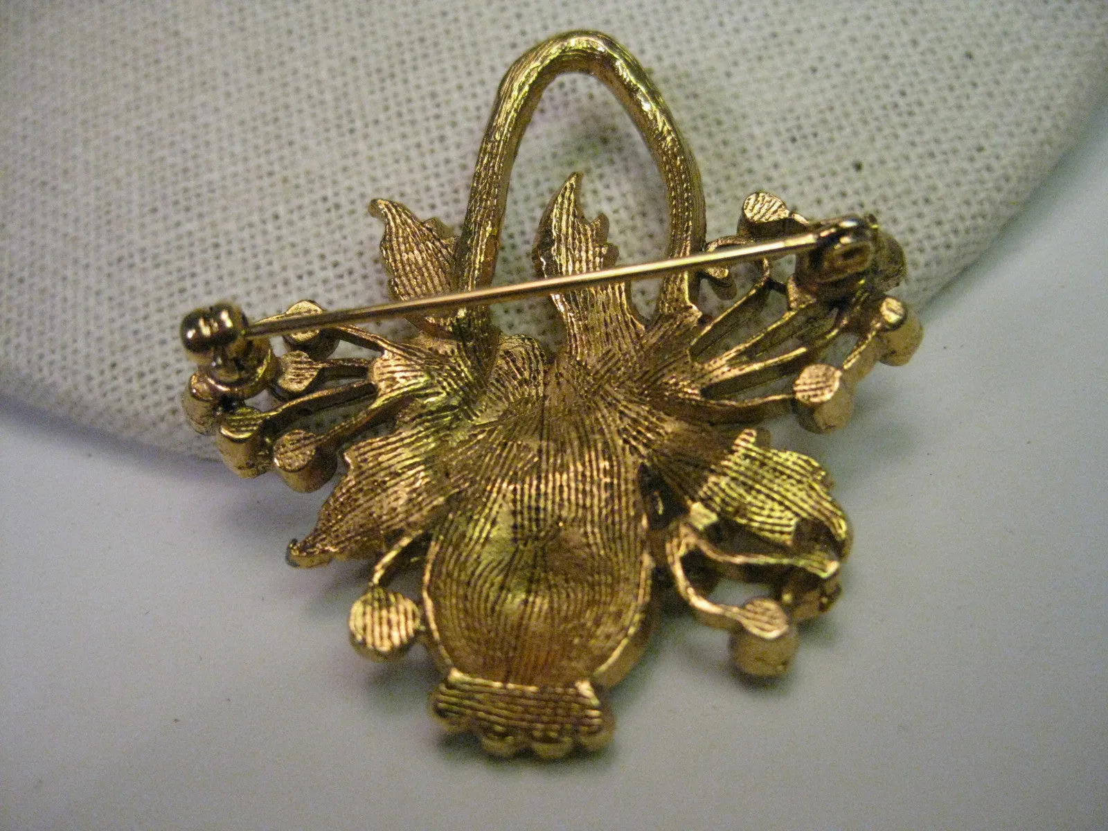 Vintage Brooch, Goldtone Floral Basket with Pave Rhinestones & Faux  Pearl Accents