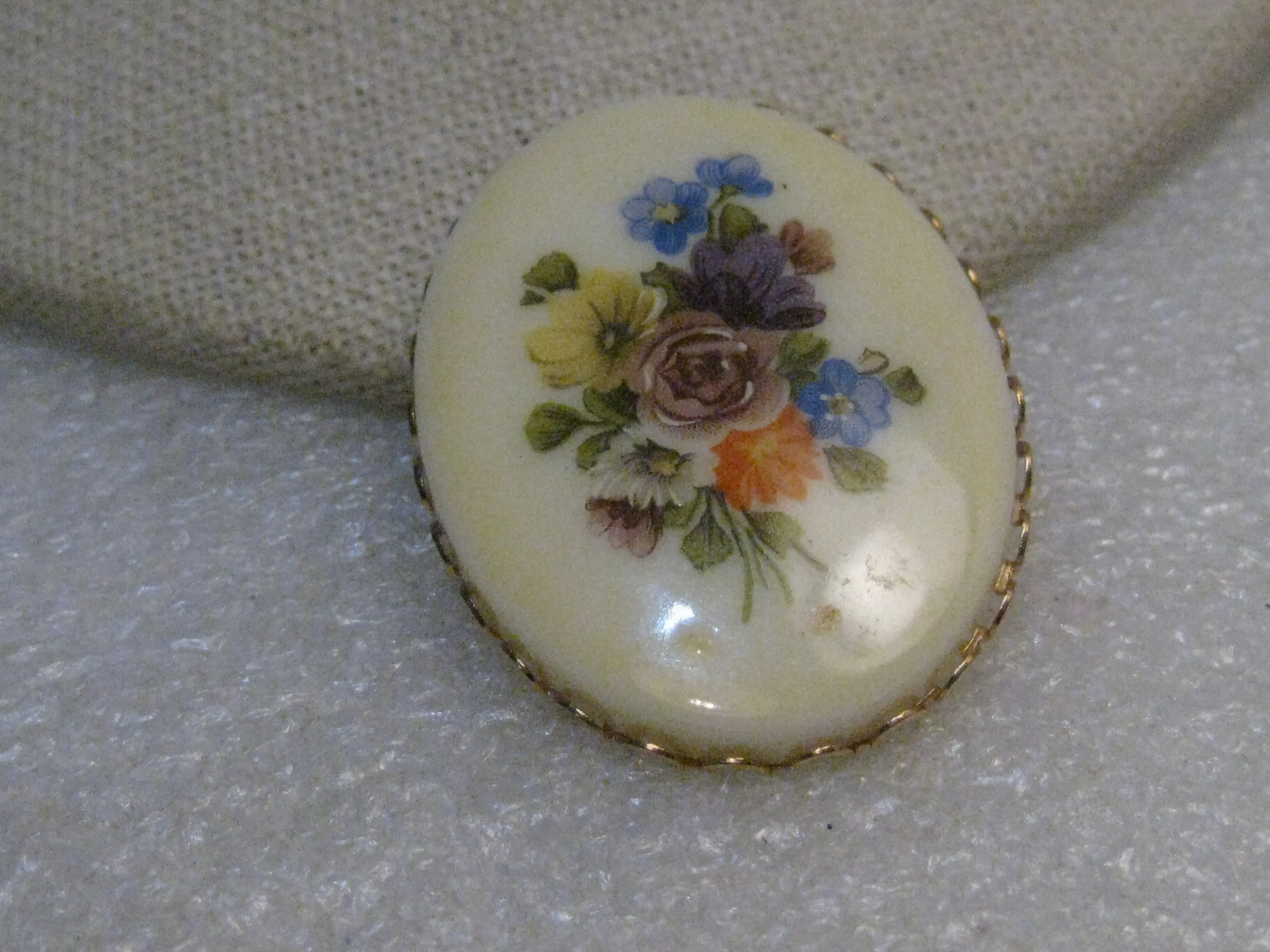 Vintage Floral Cameo Brooch, 1960's-1970s, Oval 1.5"