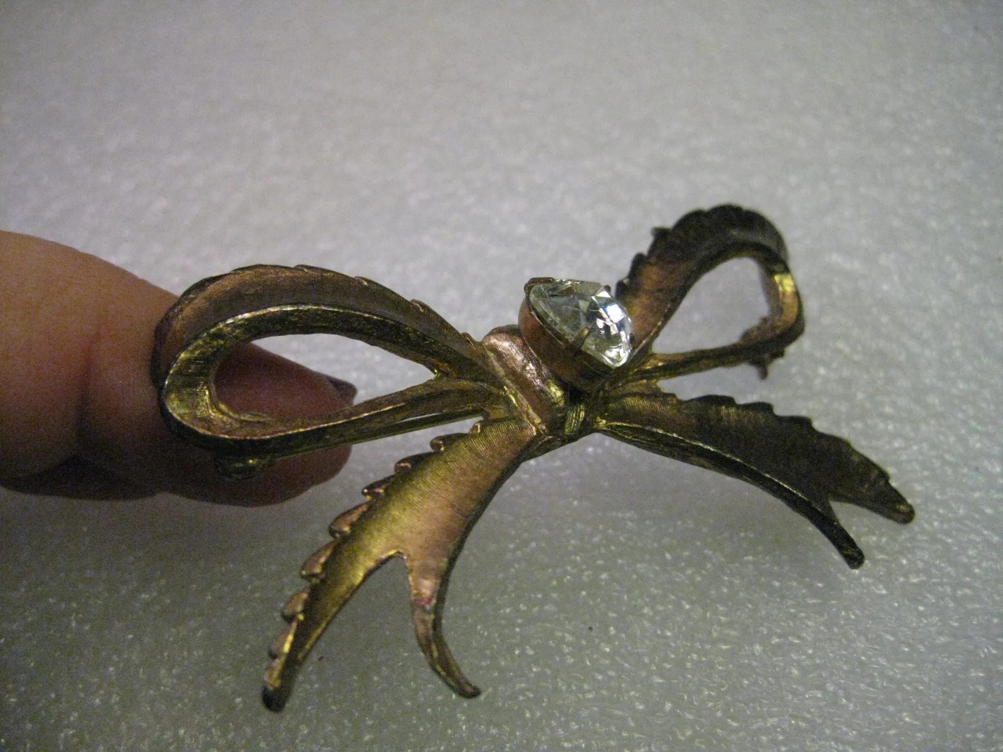 Vintage Goldtone Large Bow Brooch with Center Heart Clear Rhinestone